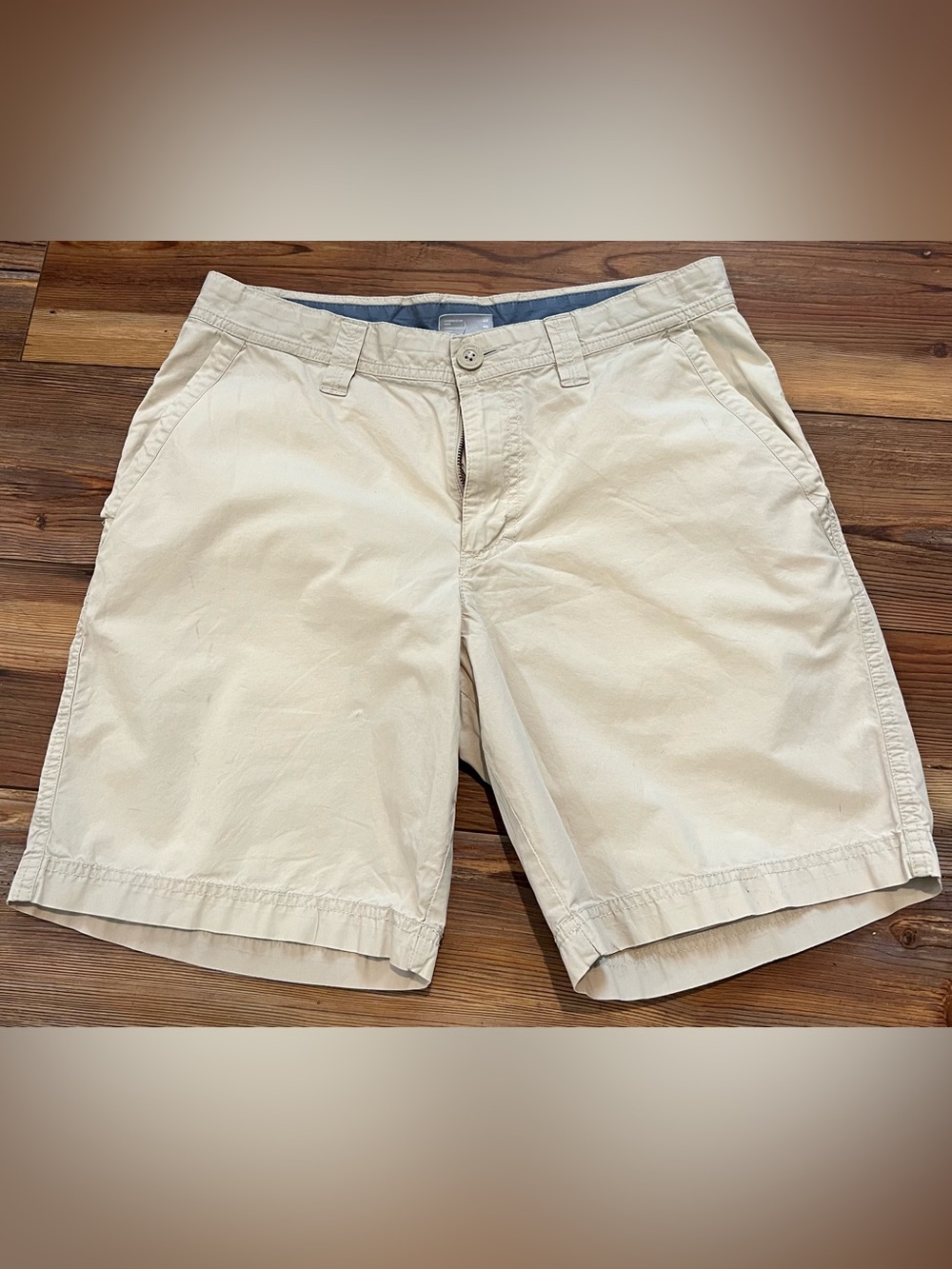 Men's Classic Cotton Chino Shorts in Beige